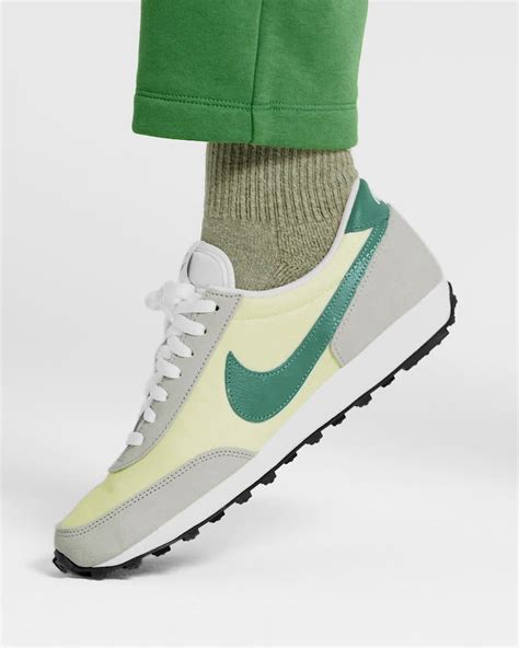 Buy and Sell Nike Daybreak Sneakers 